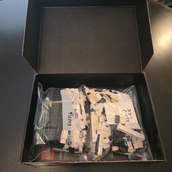 Lego White House Set 21006 - Opened, Retired Product - Picture 10 of 16